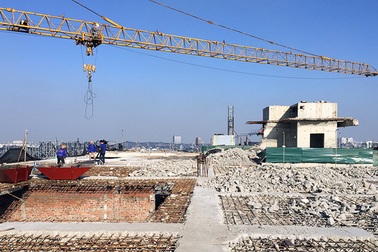 Đơn vị phá dỡ xin dừng thi công tại toà nhà sai phép 8B Lê Trực