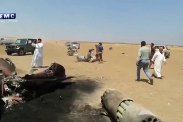 Trực thăng Nga bốc cháy ngùn ngụt sau khi bị bắn rơi ở Syria