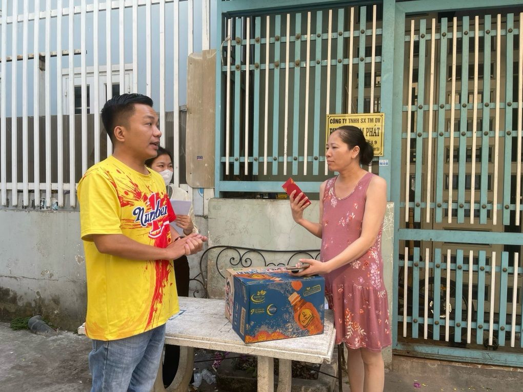 Tân Hiệp Phát thăm và trao tặng quà Tết cho 50 em nhỏ mồ côi do Covid-19 - 3 Tân Hiệp Phát thăm và trao tặng quà Tết cho 50 em nhỏ mồ côi do Covid-19 - 3