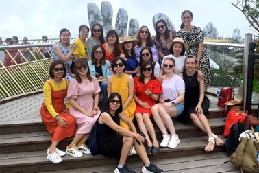 30/4-1/5: Dân đổ xô đi du lịch, nhiều công ty tour khóa sổ