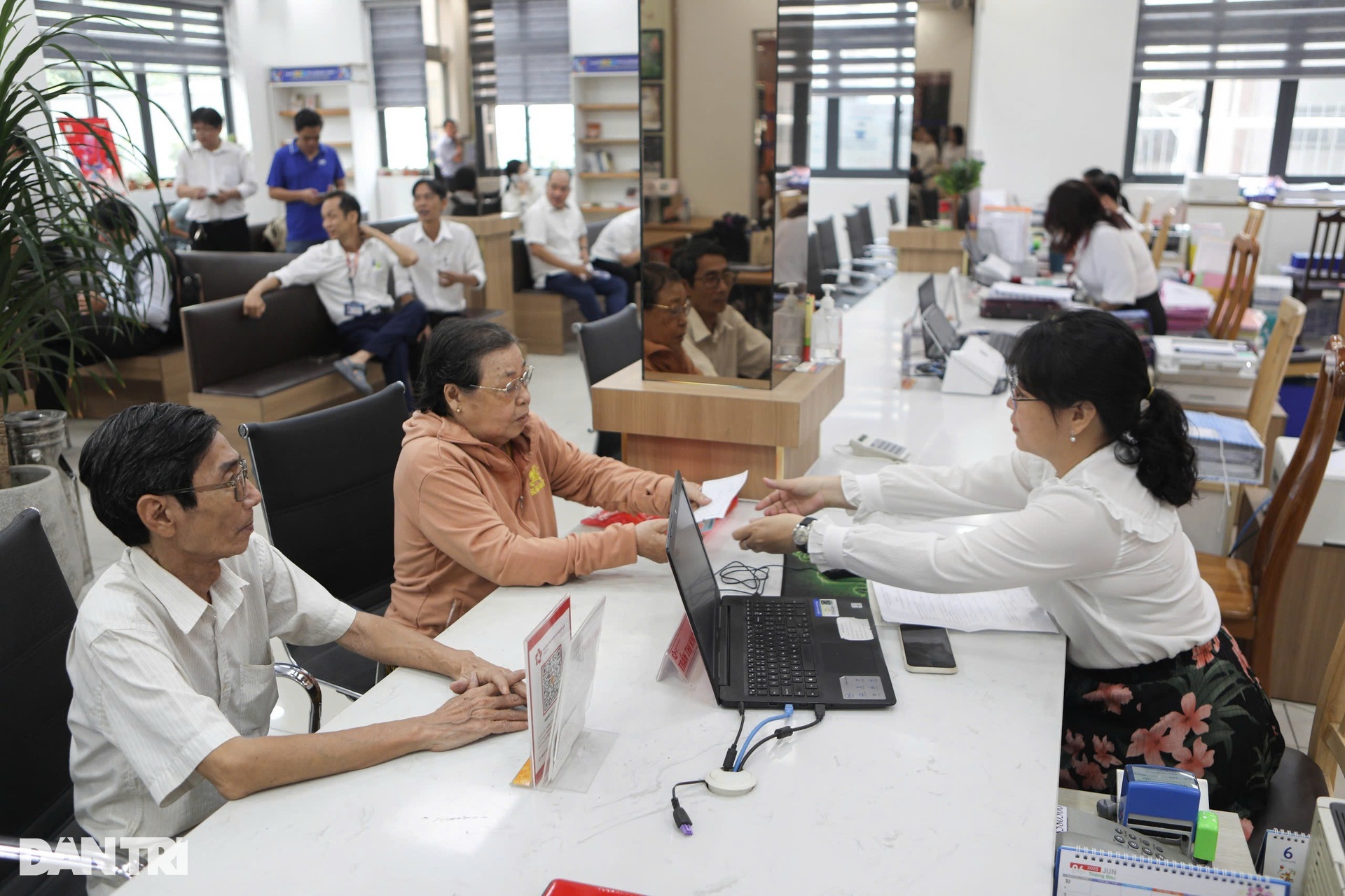 Người dân TPHCM có thể giải quyết thủ tục trên Cổng dịch vụ công quốc gia - 1