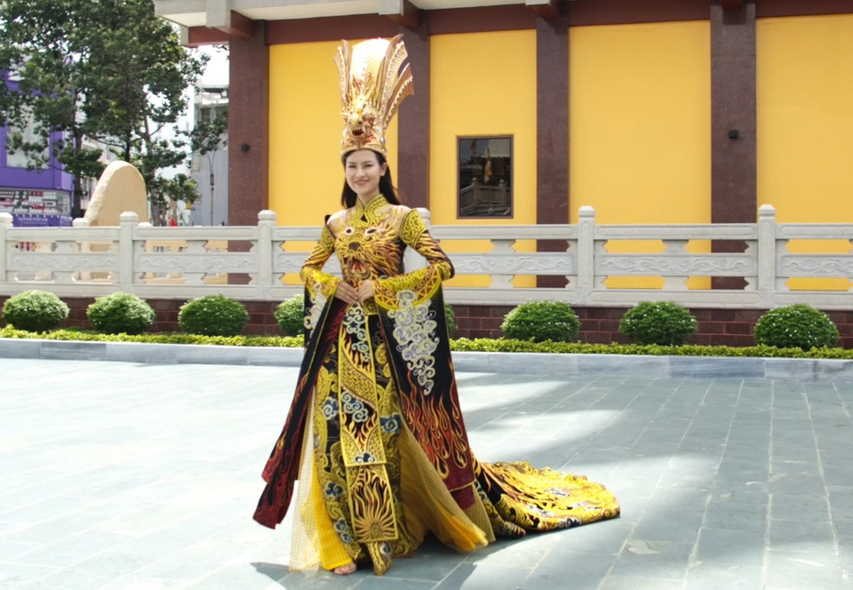 Thái Thị Hoa đạt giải nhất Trang phục Dân tộc tại Hoa hậu Trái Đất - 3 Thái Thị Hoa đạt giải nhất Trang phục Dân tộc tại Hoa hậu Trái Đất - 3