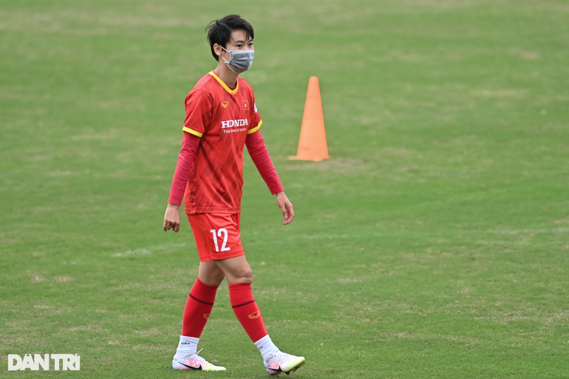 Trung vệ thép Chương Thị Kiều tập riêng ở buổi tập của tuyển nữ Việt Nam - 12