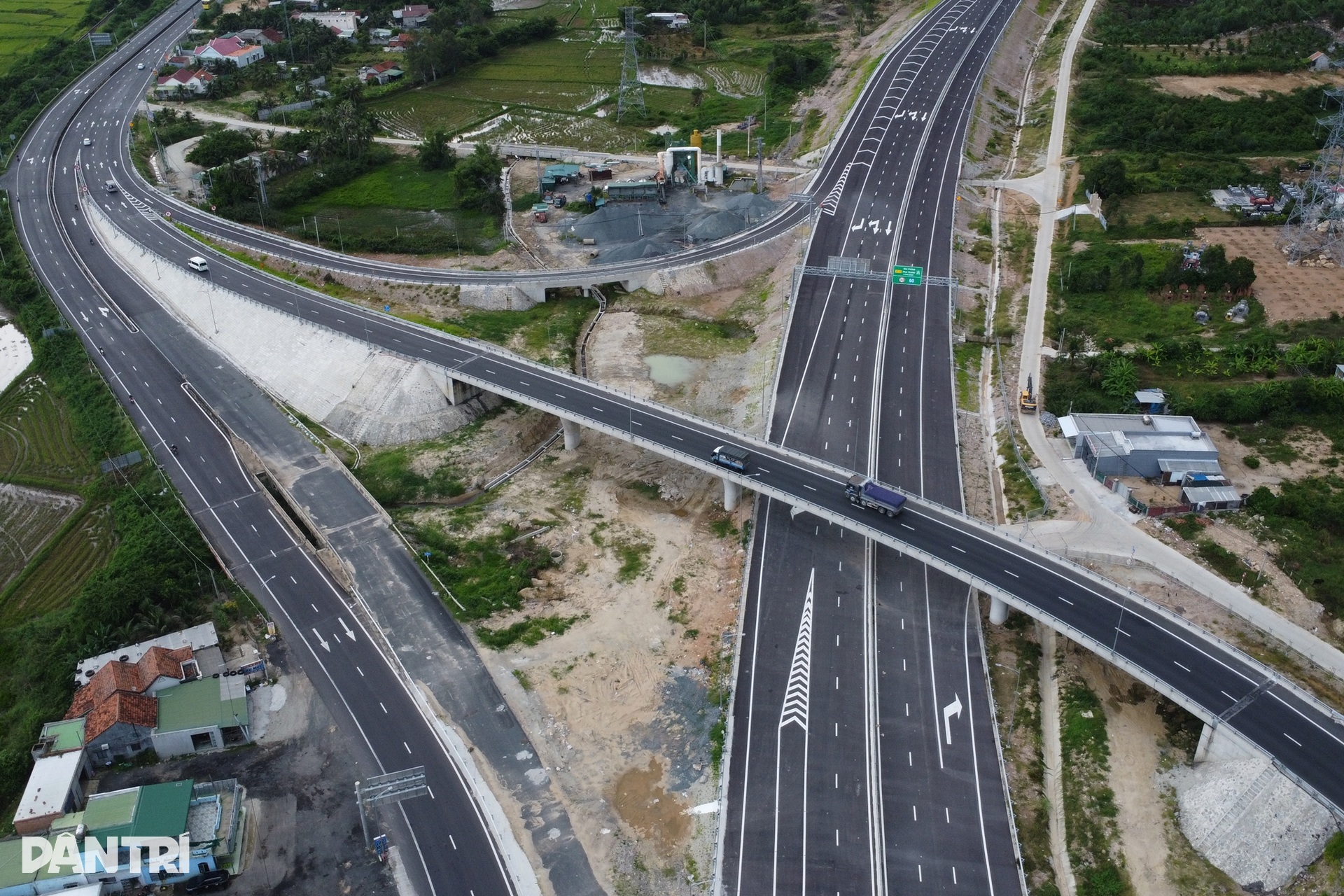 Sắp thông xe 13km cuối, cao tốc từ hầm Cổ Mã đến TPHCM sẽ liền mạch - 5 Sắp thông xe 13km cuối, cao tốc từ hầm Cổ Mã đến TPHCM sẽ liền mạch - 5