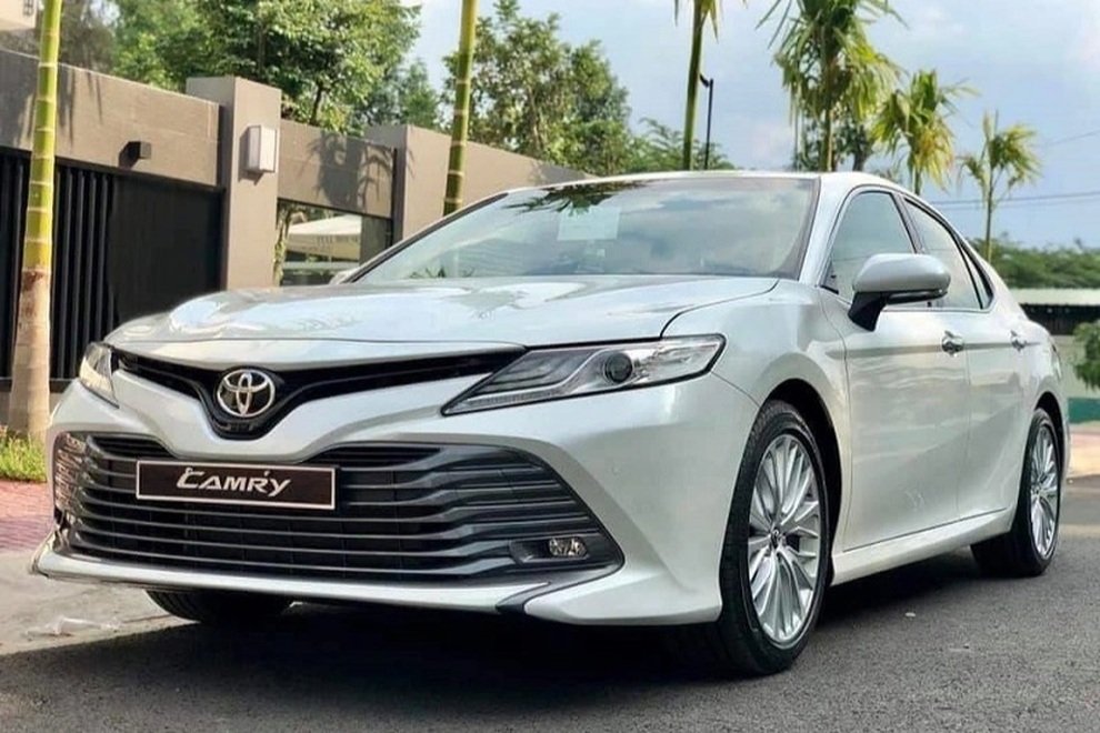 Toyota Camry áp đảo đối thủ trong phân khúc sedan hạng D tại Việt Nam - 1 Toyota Camry áp đảo đối thủ trong phân khúc sedan hạng D tại Việt Nam - 1