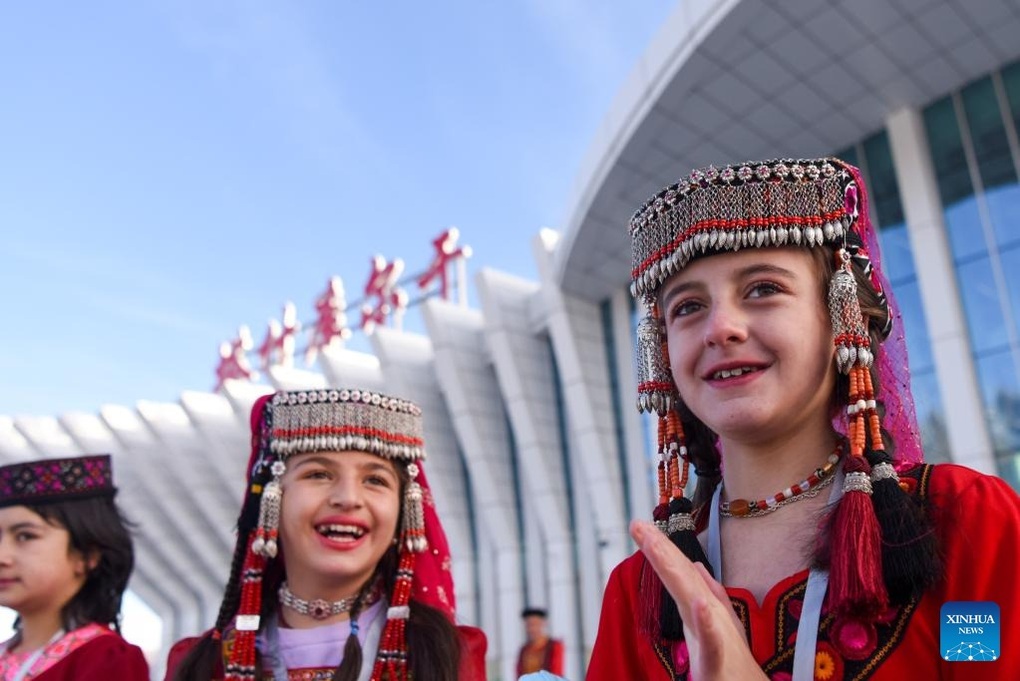 Trung Quốc xây sân bay trong tình trạng thiếu oxy, hết 229 triệu USD - 4 Trung Quốc xây sân bay trong tình trạng thiếu oxy, hết 229 triệu USD - 4