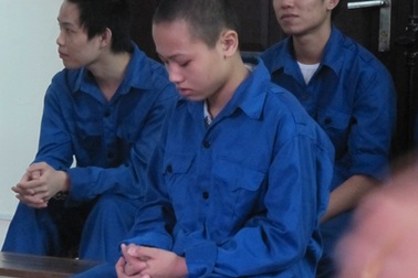 Đắng lòng phiên tòa xét xử sát thủ tuổi teen