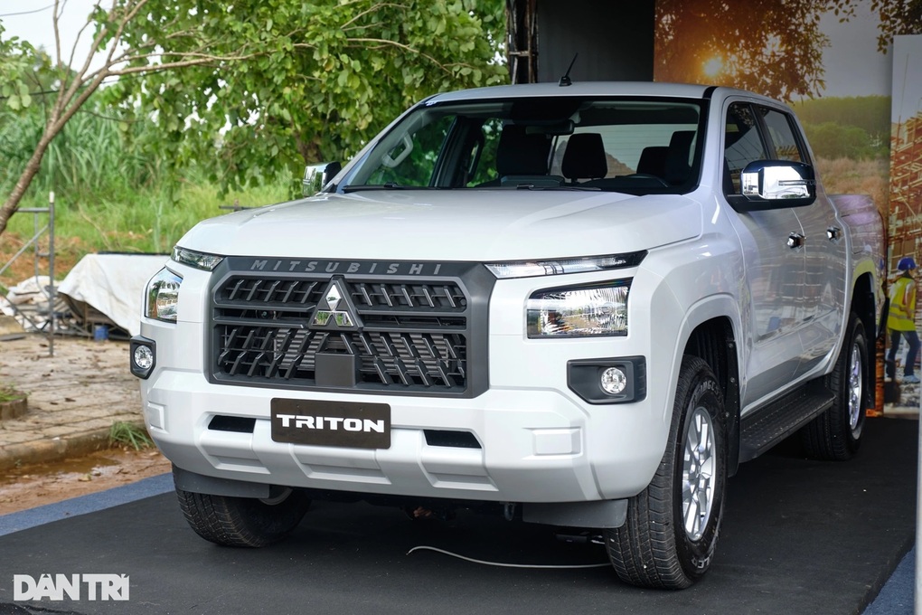 Triton giảm tiêu thụ dù có ưu đãi lớn, bị Hilux vượt qua trong tháng 4 - 3 Triton giảm tiêu thụ dù có ưu đãi lớn, bị Hilux vượt qua trong tháng 4 - 3