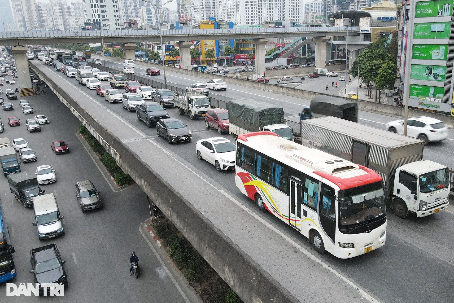 Ngày đầu nghỉ lễ: Hàng vạn ôtô chôn chân ở đường vành đai 3 - 3 Ngày đầu nghỉ lễ: Hàng vạn ôtô chôn chân ở đường vành đai 3 - 3