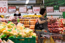 Hàn Quốc phát tiền cho người dân để kích thích tiêu dùng