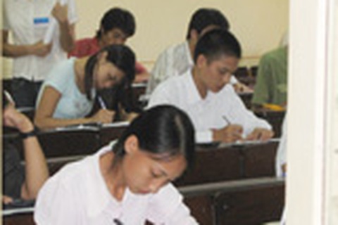 Thêm 5 thủ khoa đạt điểm tuyệt đối