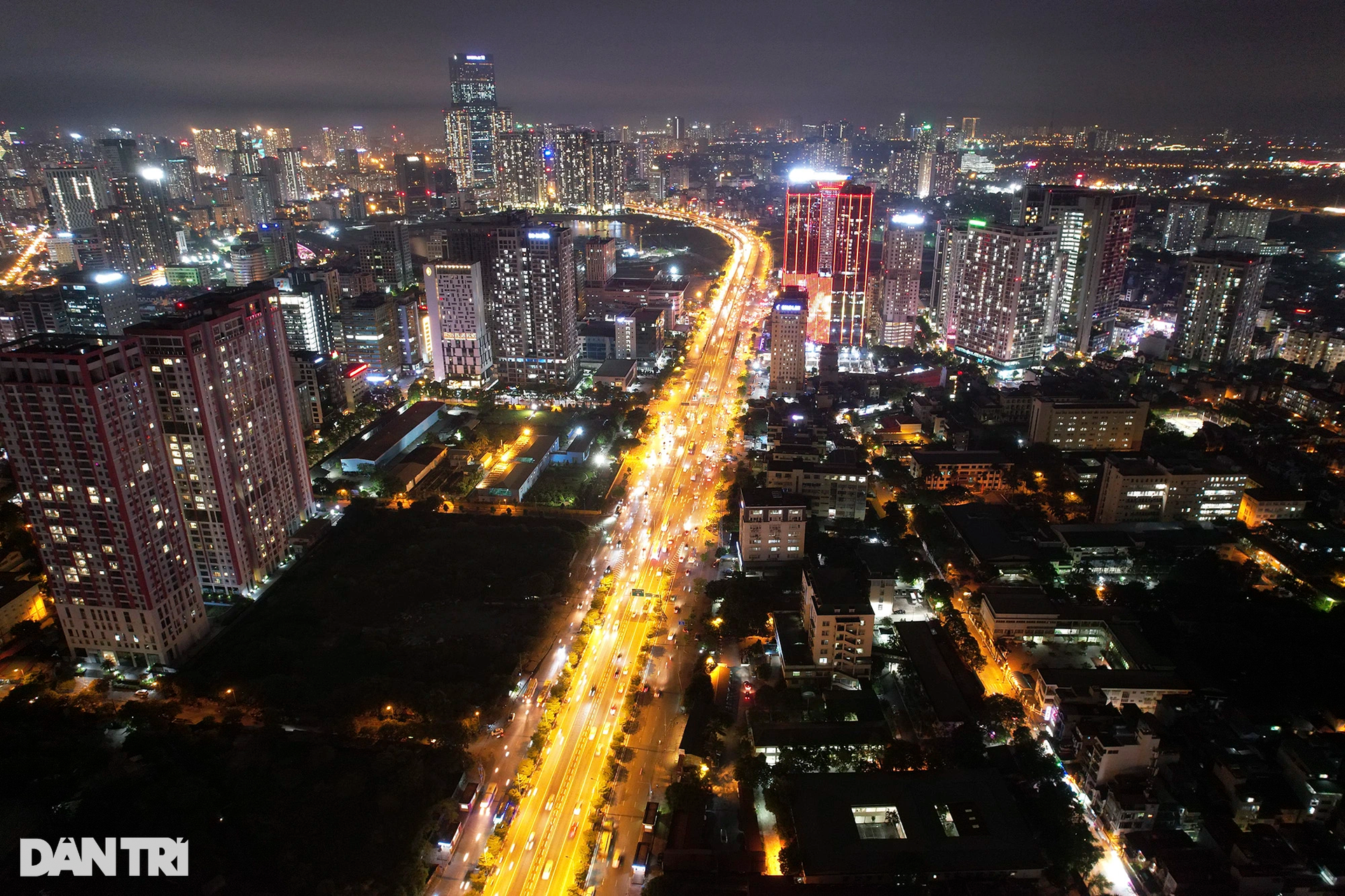 Toàn cảnh đường vành đai 3 - dòng sông ánh sáng cuồn cuộn chảy trong đêm - 4 Toàn cảnh đường vành đai 3 - dòng sông ánh sáng cuồn cuộn chảy trong đêm - 4