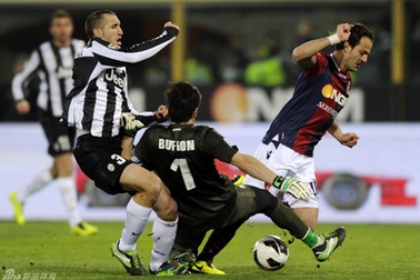 Đánh gục Bologna, Juventus thẳng tiến tới chức vô địch