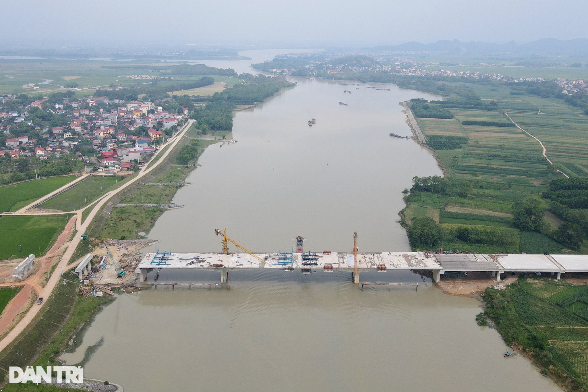 Thông hầm và hợp long cầu vượt sông dài nhất cao tốc Mai Sơn - QL45 - 9 Thông hầm và hợp long cầu vượt sông dài nhất cao tốc Mai Sơn - QL45 - 9