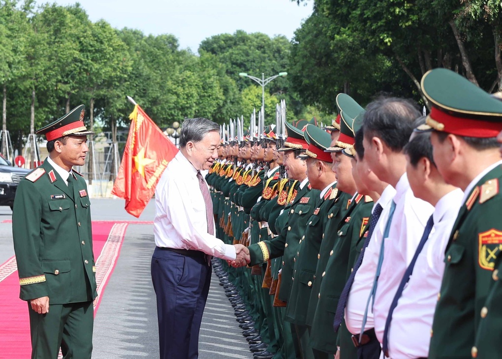 Tổng Bí thư: Cấp chỉ huy phải đổi mới tư duy, dám hy sinh quyền lợi cá nhân - 1 Tổng Bí thư: Cấp chỉ huy phải đổi mới tư duy, dám hy sinh quyền lợi cá nhân - 1
