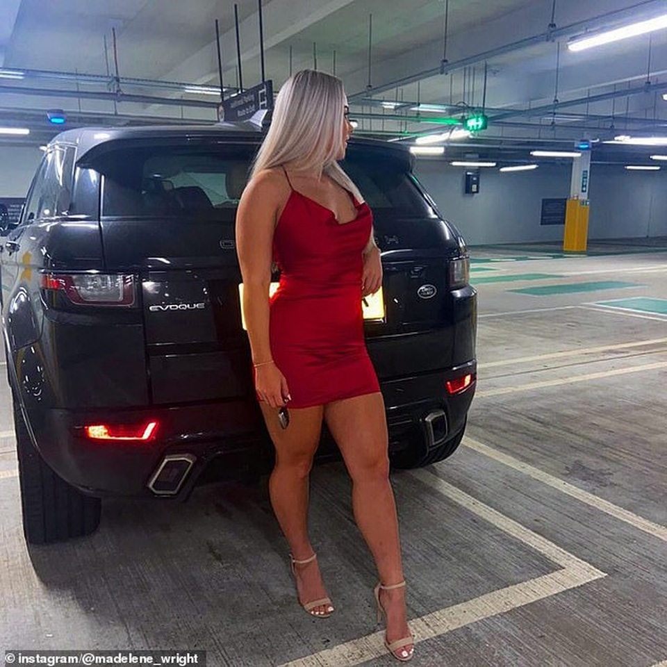 Nữ cầu thủ sexy nhất làng túc cầu mất việc vì khoe ảnh nhạy cảm - 6 Nữ cầu thủ sexy nhất làng túc cầu mất việc vì khoe ảnh nhạy cảm - 6