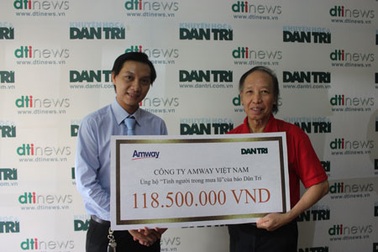 Amway ủng hộ 118,5 triệu đồng giúp bà con vùng lũ