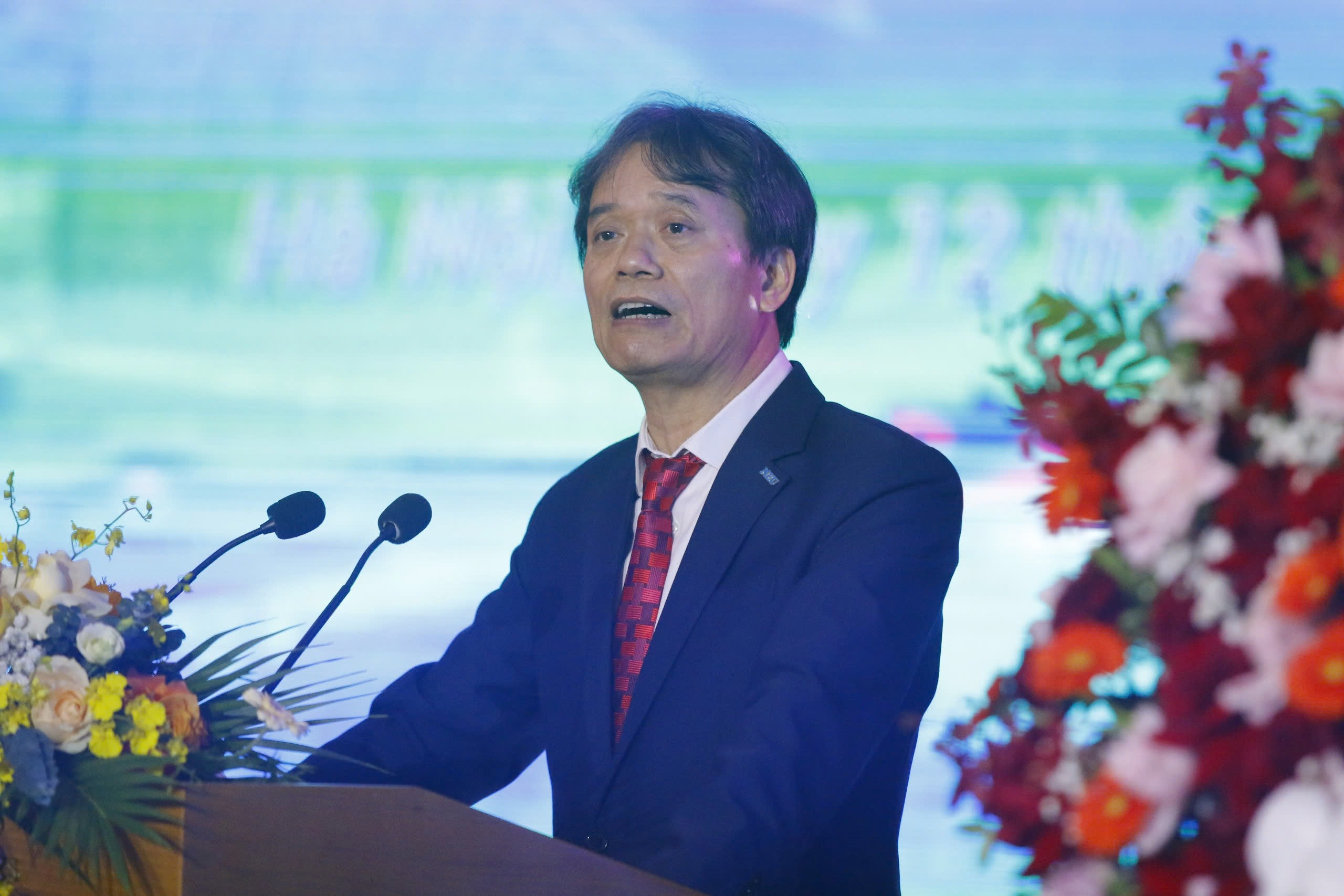 Пілотні проекти Національного економічного університету, перехід до тестування та навчання на комп'ютерах - 3 Đại học Kinh tế Quốc dân thí điểm, tiến tới thi và học trên máy tính - 3