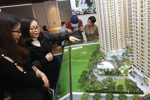 Tín dụng chảy vào bất động sản là “con số không hề nhỏ”: Siết là đúng?