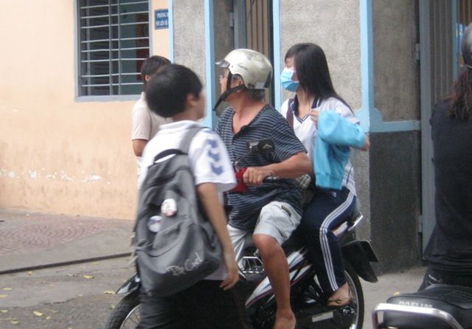 Học thêm trong trường nhiều nhất 18 tiết/tuần: “Cơi nới” quá tay? - 2 Học thêm trong trường nhiều nhất 18 tiết/tuần: “Cơi nới” quá tay? - 2