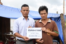 Bạn đọc Dân trí hỗ trợ "nóng" gia đình nghèo bị sập nhà do siêu bão số 9