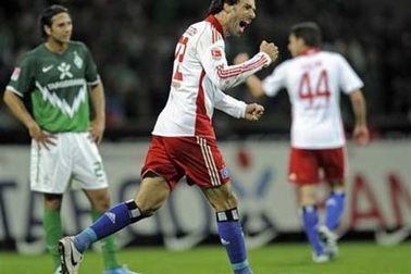 Van Nistelrooy sẽ trở lại Bernabeu với giá 2 triệu euro