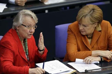 Bộ trưởng giáo dục Đức từ chức sau bê bối đạo văn