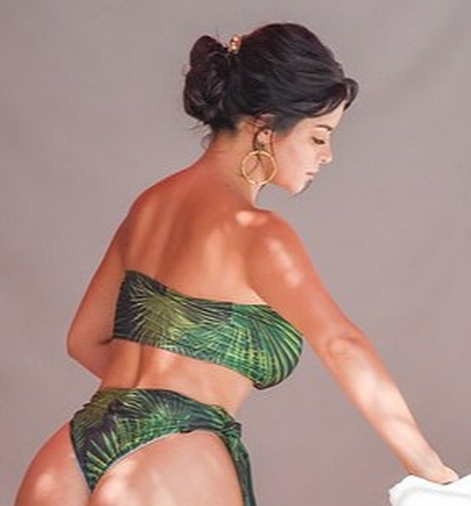 Demi Rose gợi cảm tắm nắng - 2 Demi Rose gợi cảm tắm nắng - 2