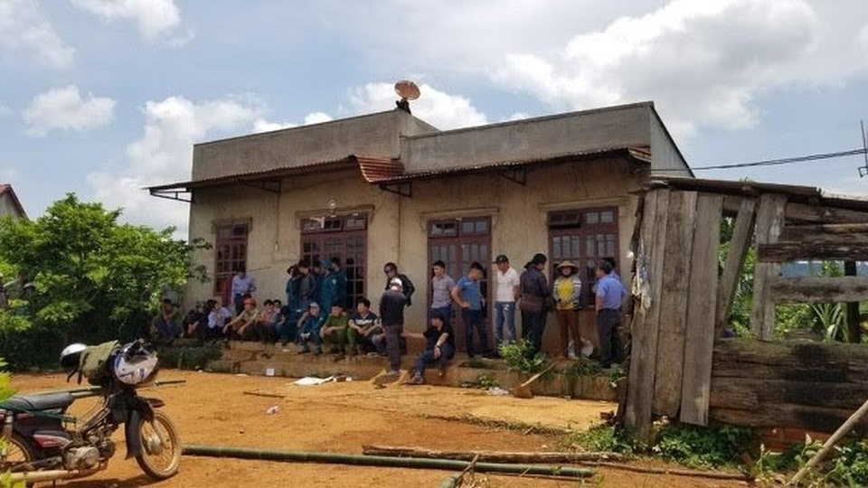 Người phụ nữ sát hại 3 bà cháu lãnh án chung thân - 2 Người phụ nữ sát hại 3 bà cháu lãnh án chung thân - 2