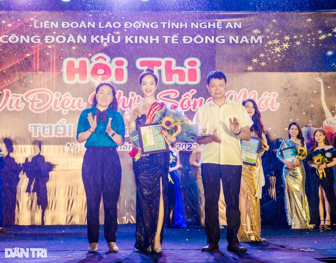Người lao động trẻ đọ sắc, đua tài trong hội thi thanh lịch - 11 Người lao động trẻ đọ sắc, đua tài trong hội thi thanh lịch - 11