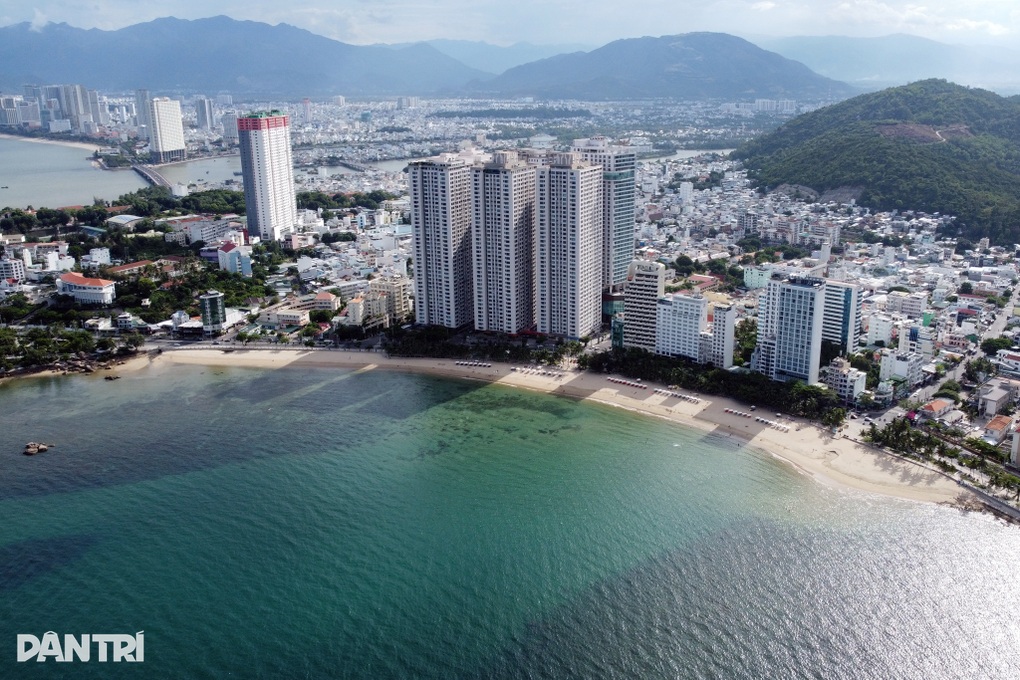 Lý giải nguyên nhân dòng nước đen ngòm chảy ra biển Nha Trang - 2 Lý giải nguyên nhân dòng nước đen ngòm chảy ra biển Nha Trang - 2