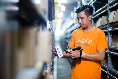 Lazada mất lòng tin người dùng Việt: Lỗi tại ai?