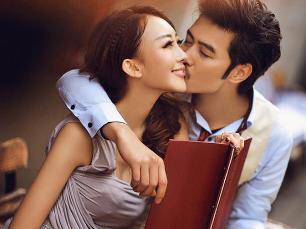Tôi sợ hãi khi chồng suốt ngày đóng vai “tổng tài” giàu sang trên mạng - 1 Tôi sợ hãi khi chồng suốt ngày đóng vai “tổng tài” giàu sang trên mạng - 1