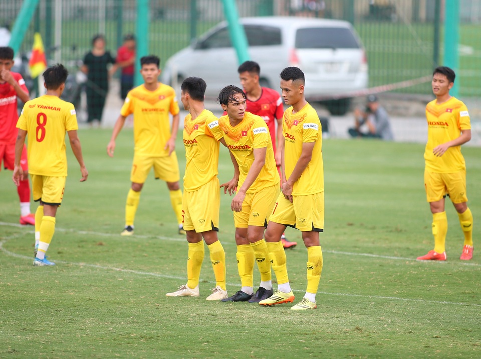 Cầu thủ Việt kiều Pháp bỏ dở trận đấu của U22 Việt Nam - 2 Cầu thủ Việt kiều Pháp bỏ dở trận đấu của U22 Việt Nam - 2