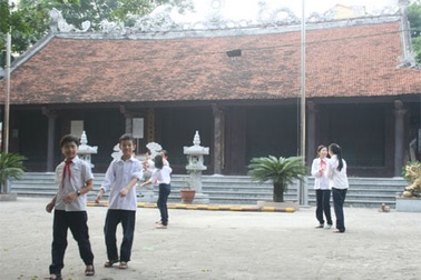 Bao giờ hết cảnh… học nhờ ở đình? 