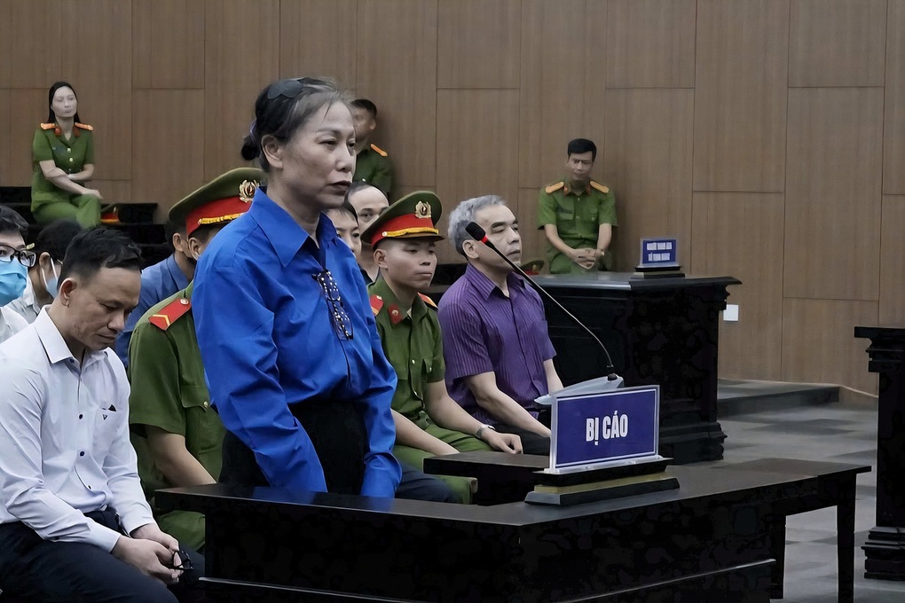 Bà Hoàng Thị Thúy Lan và Hậu Pháo kháng cáo xin giảm nhẹ tội - 1 Bà Hoàng Thị Thúy Lan và Hậu Pháo kháng cáo xin giảm nhẹ tội - 1