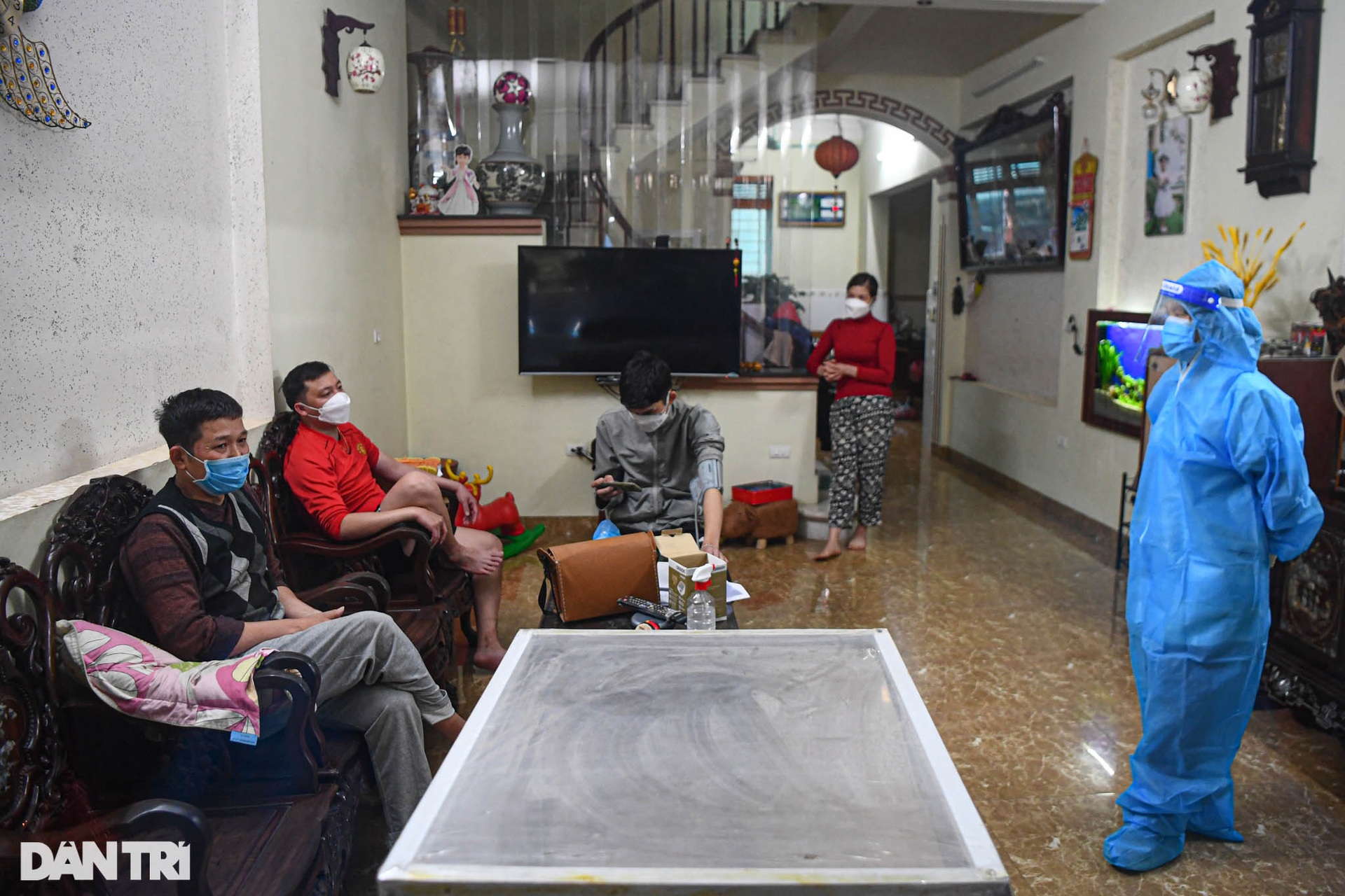 F0 ở Hà Nội tăng vọt, nhân viên y tế điều trị tại nhà như thế nào? - 15 F0 ở Hà Nội tăng vọt, nhân viên y tế điều trị tại nhà như thế nào? - 15