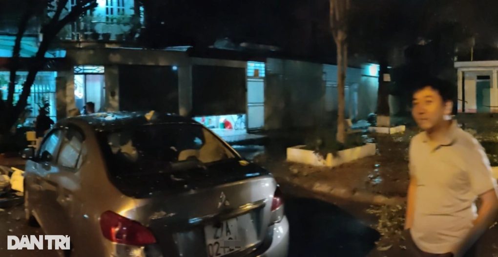 Mưa đá xuất hiện ở Điện Biên, quật gẫy cây, gây ngập úng - 12 Mưa đá xuất hiện ở Điện Biên, quật gẫy cây, gây ngập úng - 12