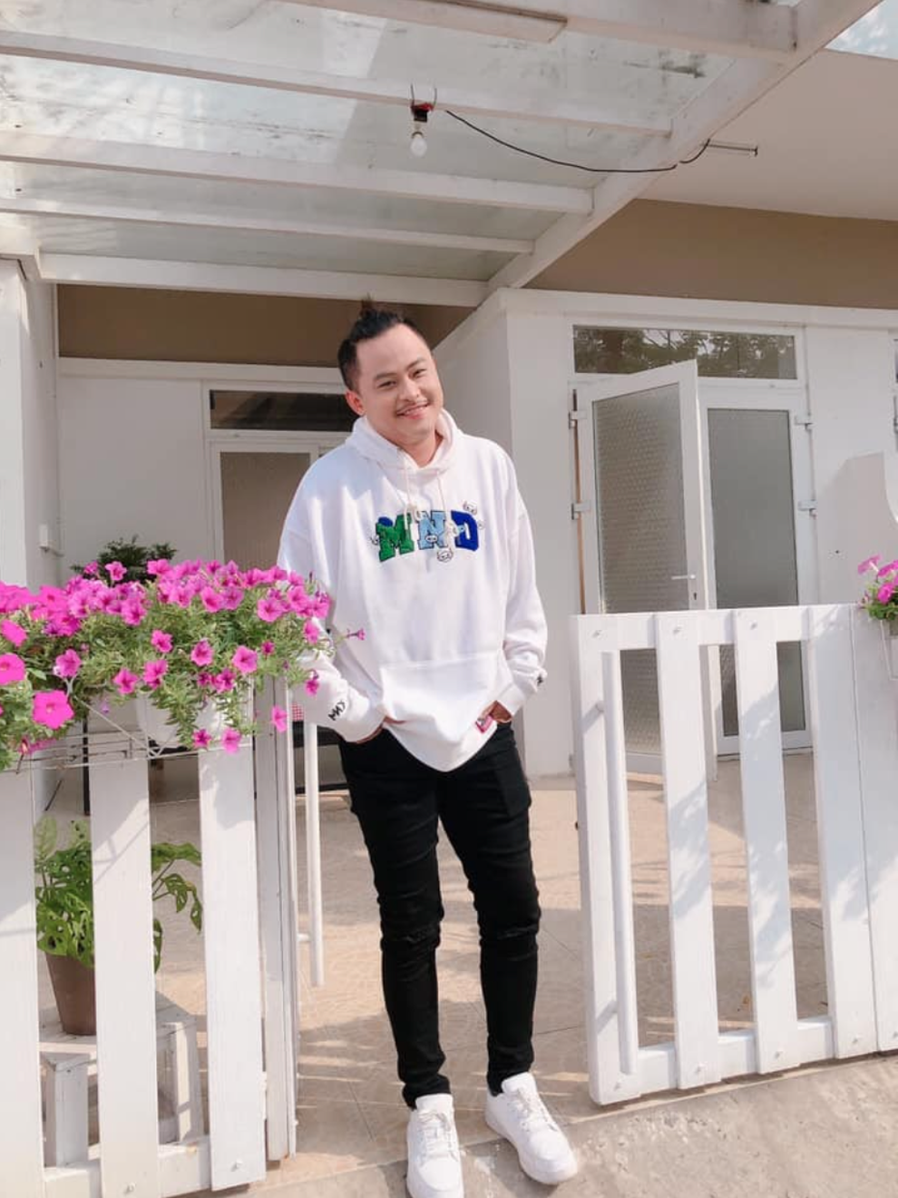 Lê Lộc sợ hãi khi phải đóng phim cùng thú cưng - 2 Lê Lộc sợ hãi khi phải đóng phim cùng thú cưng - 2