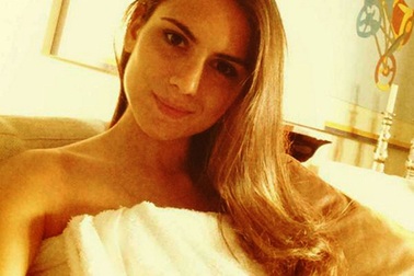 Nữ trọng tài sexy bất ngờ treo còi