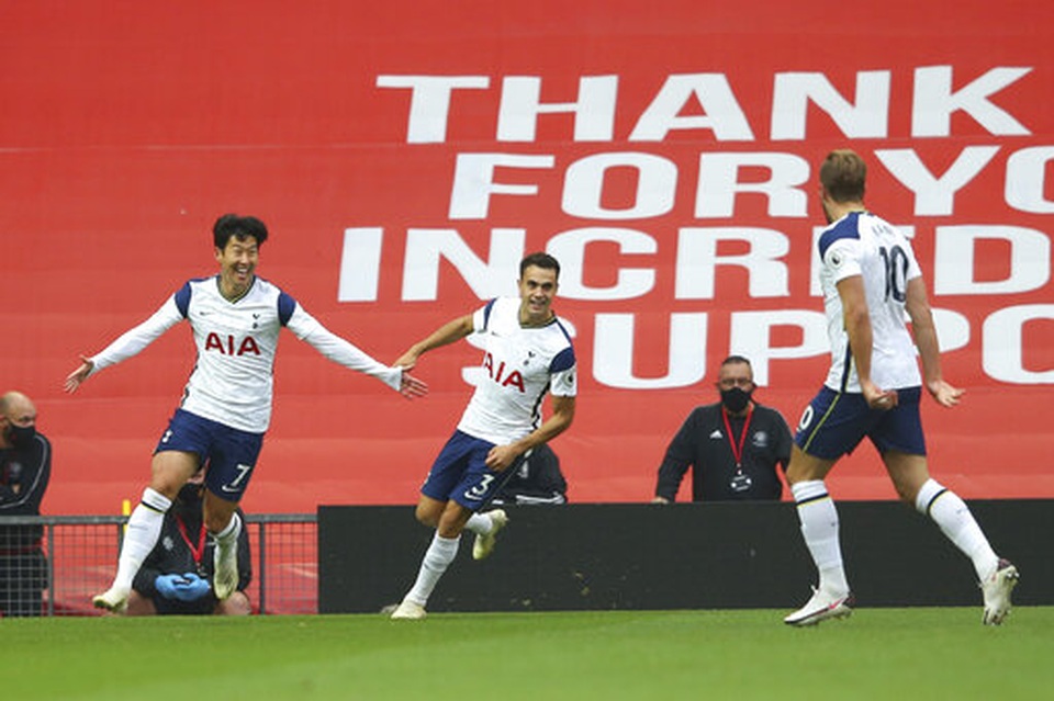 Những khoảnh khắc Man Utd bị Tottenham chà đạp tại Old Trafford - 9 Những khoảnh khắc Man Utd bị Tottenham chà đạp tại Old Trafford - 9