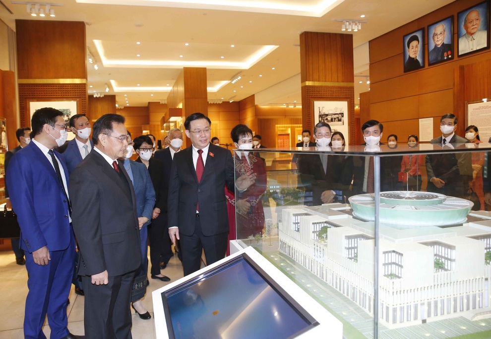 Chủ tịch Quốc hội Vương Đình Huệ hội đàm với Chủ tịch Quốc hội Lào - 2 Chủ tịch Quốc hội Vương Đình Huệ hội đàm với Chủ tịch Quốc hội Lào - 2