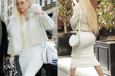 Iggy Azalea khoe vòng ba ngoại cỡ