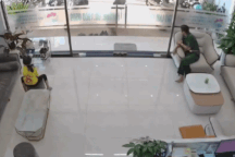 Bánh xe tải bất ngờ "đi lạc" vào phòng khám nha khoa ở Đắk Nông