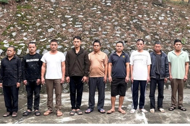 Bắt 10 người đánh bạc lưu động, "gạt hạt ngô ăn tiền"