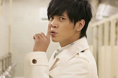 Fan 10 tuổi mua "xế hộp" tặng La Chí Tường 