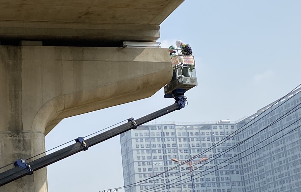 Phát hiện thêm 4 gối cao su dầm cầu metro số 1 bị xê dịch - 1 Phát hiện thêm 4 gối cao su dầm cầu metro số 1 bị xê dịch - 1