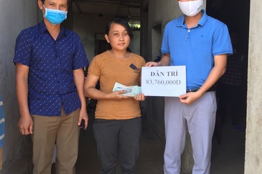 Người vợ bệnh tật nuôi 3 con thơ được bạn đọc giúp đỡ hơn 83 triệu đồng