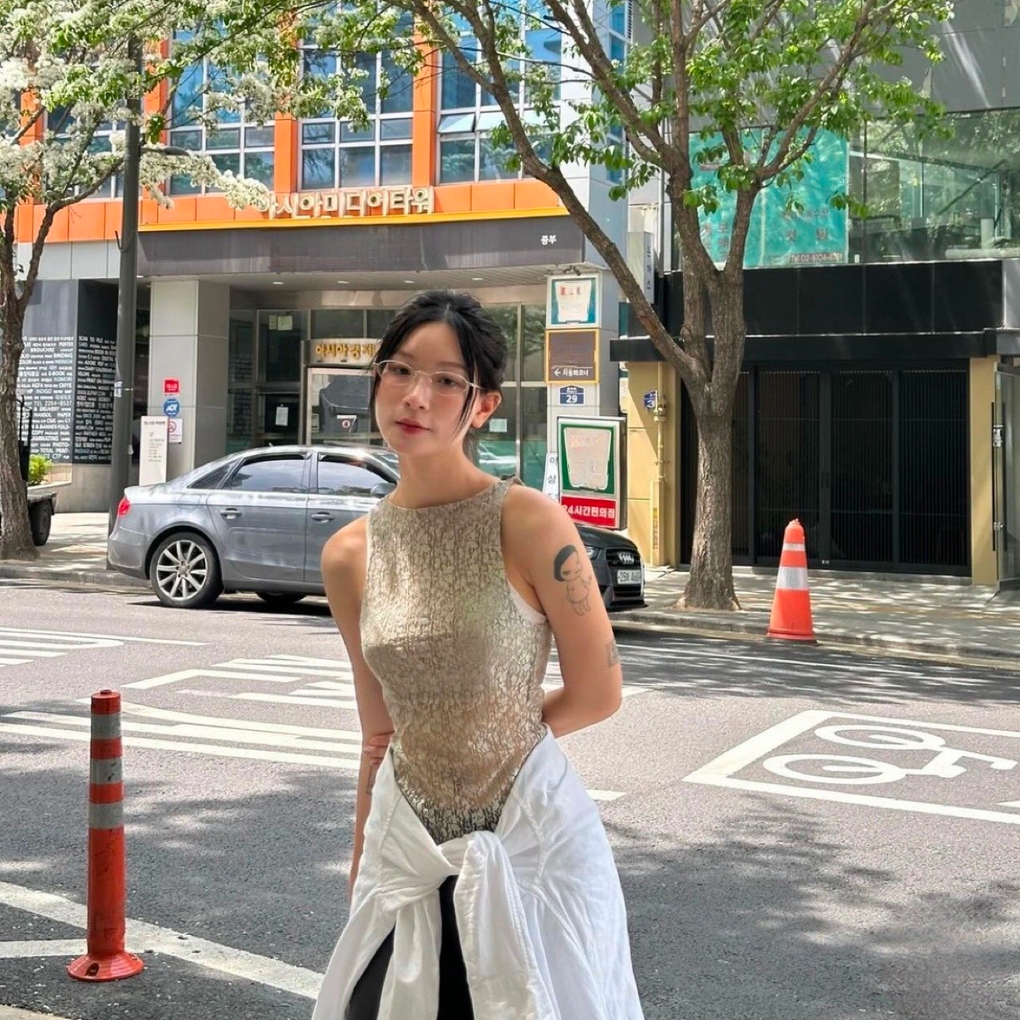 Dàn trai xinh gái đẹp vi vu du lịch khắp nơi, tự tin khoe dáng dịp nghỉ lễ - 5 Dàn trai xinh gái đẹp vi vu du lịch khắp nơi, tự tin khoe dáng dịp nghỉ lễ - 5