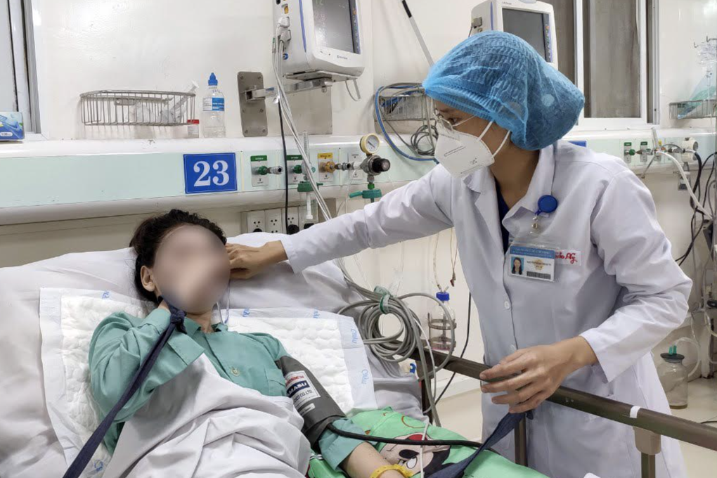 Cô gái tổn thương não nặng trong vụ 8 sinh viên ngộ độc rượu giờ ra sao? - 1 Cô gái tổn thương não nặng trong vụ 8 sinh viên ngộ độc rượu giờ ra sao? - 1
